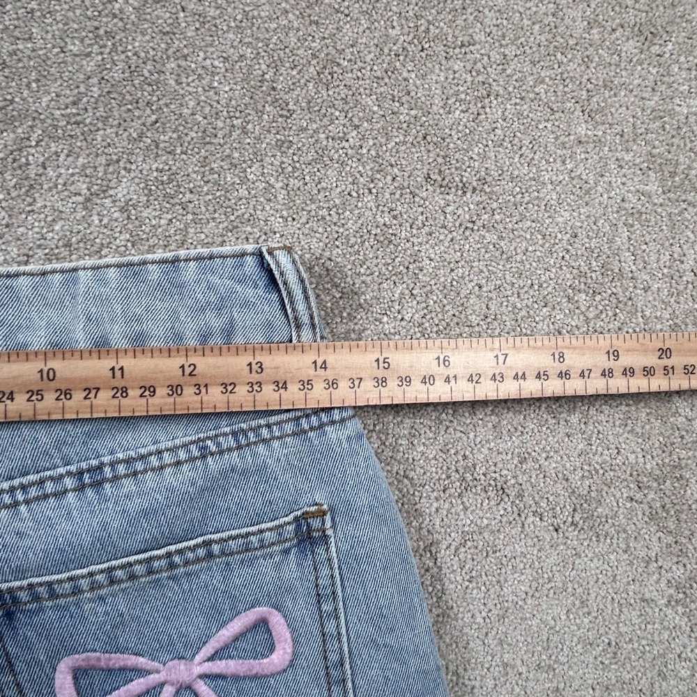 Edikted Wide Leg Jeans Light Wash Pink Bow Back Pocket Baggy Denim XS 1433 - Picture 7 of 8